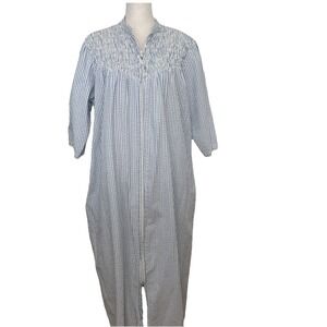 Chance Encounters Seersucker Cotton Long Robe Full Zip Medium Smocking Pockets